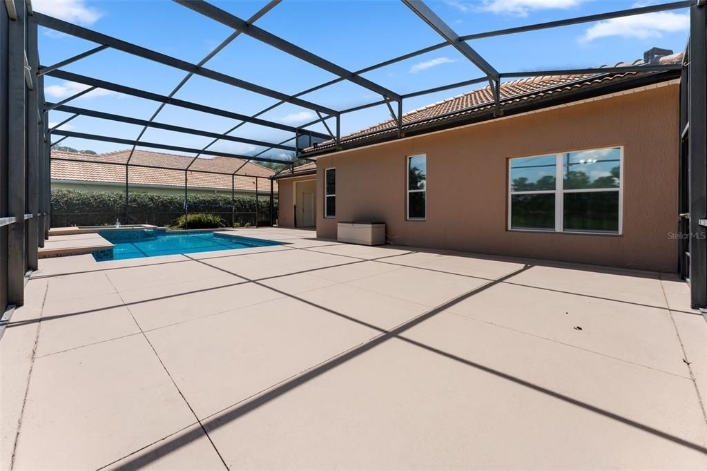 Activo con contrato: $849,900 (5 camas, 3 baños, 2788 Pies cuadrados)