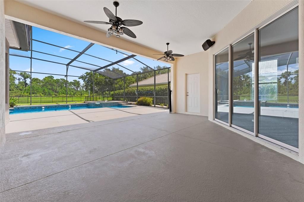 Activo con contrato: $849,900 (5 camas, 3 baños, 2788 Pies cuadrados)