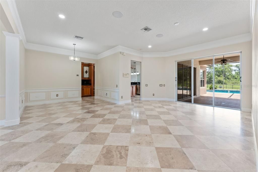 Activo con contrato: $849,900 (5 camas, 3 baños, 2788 Pies cuadrados)