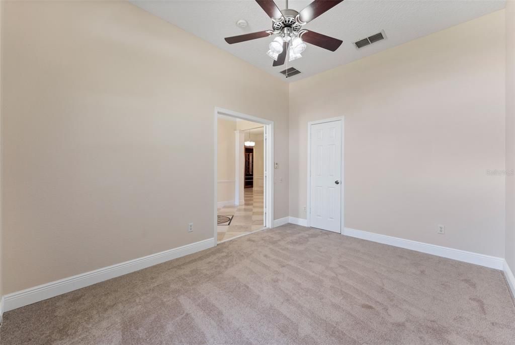 Activo con contrato: $849,900 (5 camas, 3 baños, 2788 Pies cuadrados)