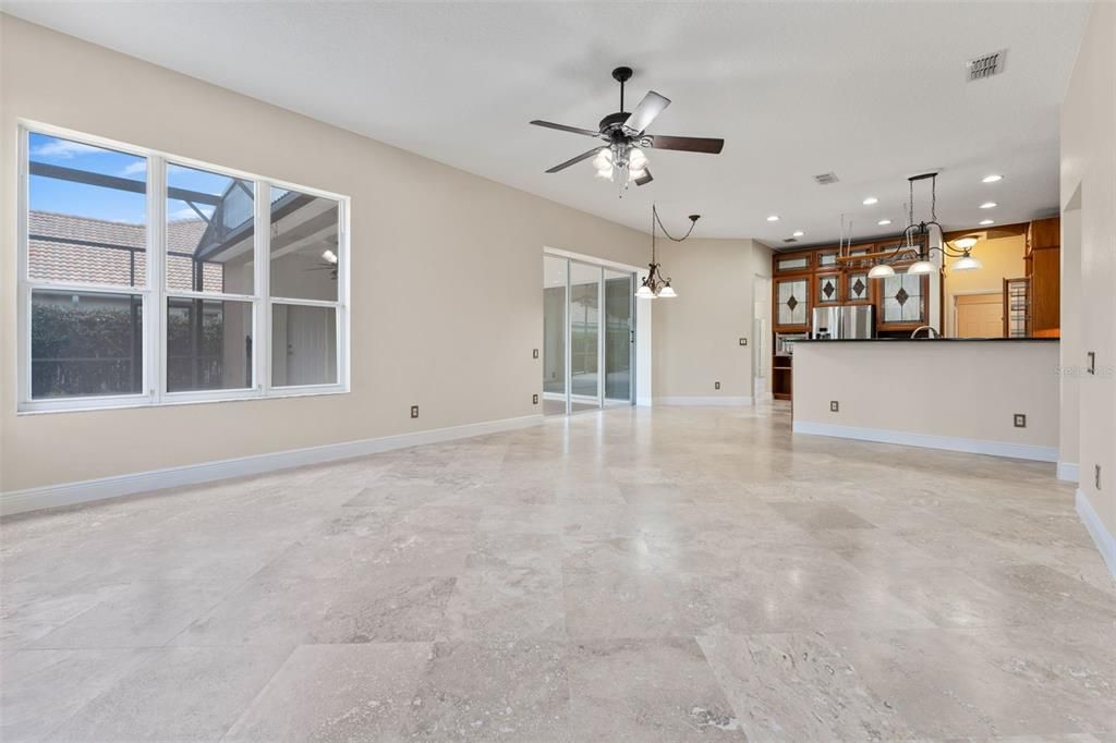 Activo con contrato: $849,900 (5 camas, 3 baños, 2788 Pies cuadrados)