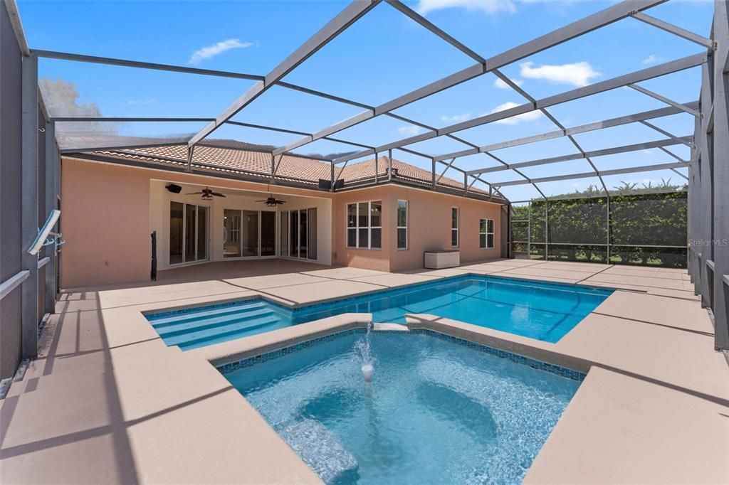 Activo con contrato: $849,900 (5 camas, 3 baños, 2788 Pies cuadrados)