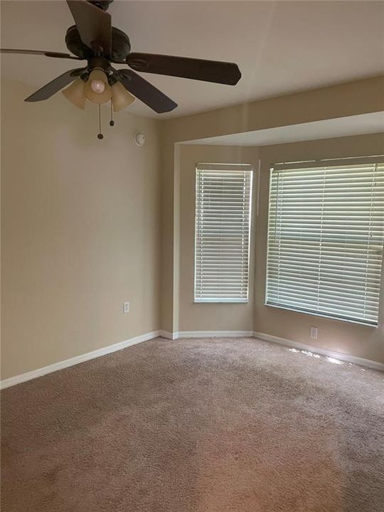 Под контрактом: $249,900 (3 спален, 2 ванн, 1292 Квадратных фут)