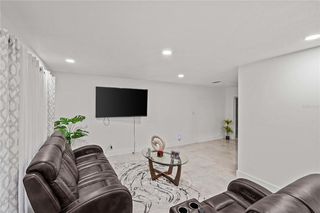 For Sale: $485,000 (3 beds, 2 baths, 1824 Square Feet)