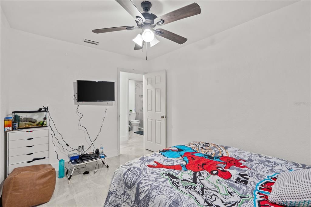 For Sale: $485,000 (3 beds, 2 baths, 1824 Square Feet)