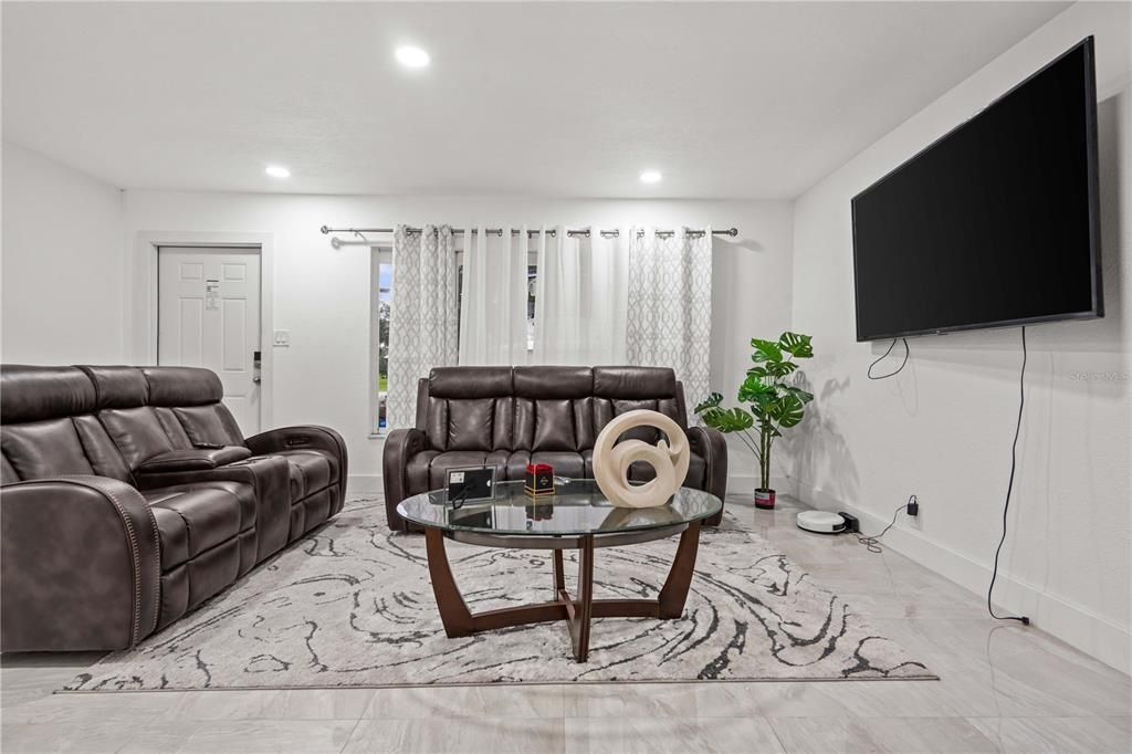 For Sale: $485,000 (3 beds, 2 baths, 1824 Square Feet)