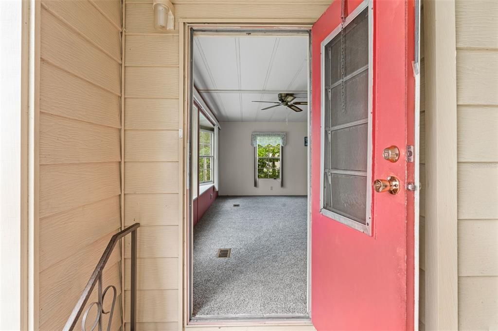 For Sale: $141,999 (2 beds, 2 baths, 1345 Square Feet)