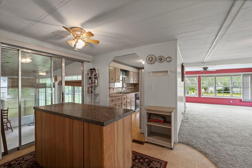 For Sale: $141,999 (2 beds, 2 baths, 1345 Square Feet)