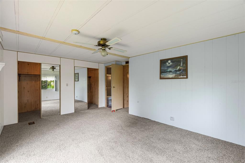 For Sale: $141,999 (2 beds, 2 baths, 1345 Square Feet)