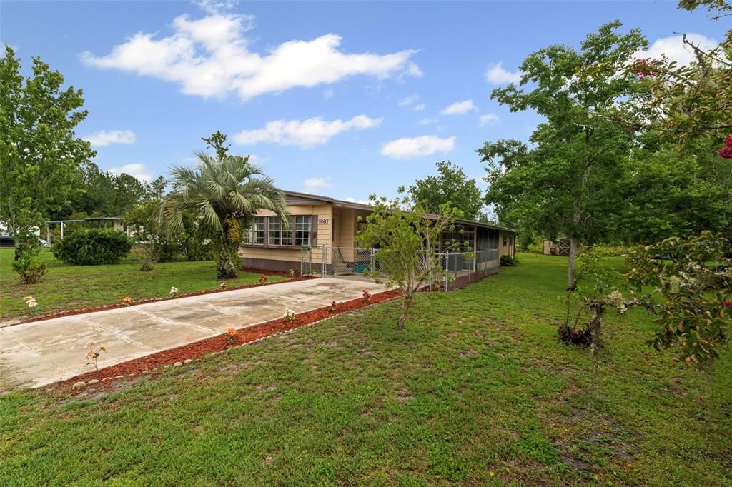 For Sale: $141,999 (2 beds, 2 baths, 1345 Square Feet)