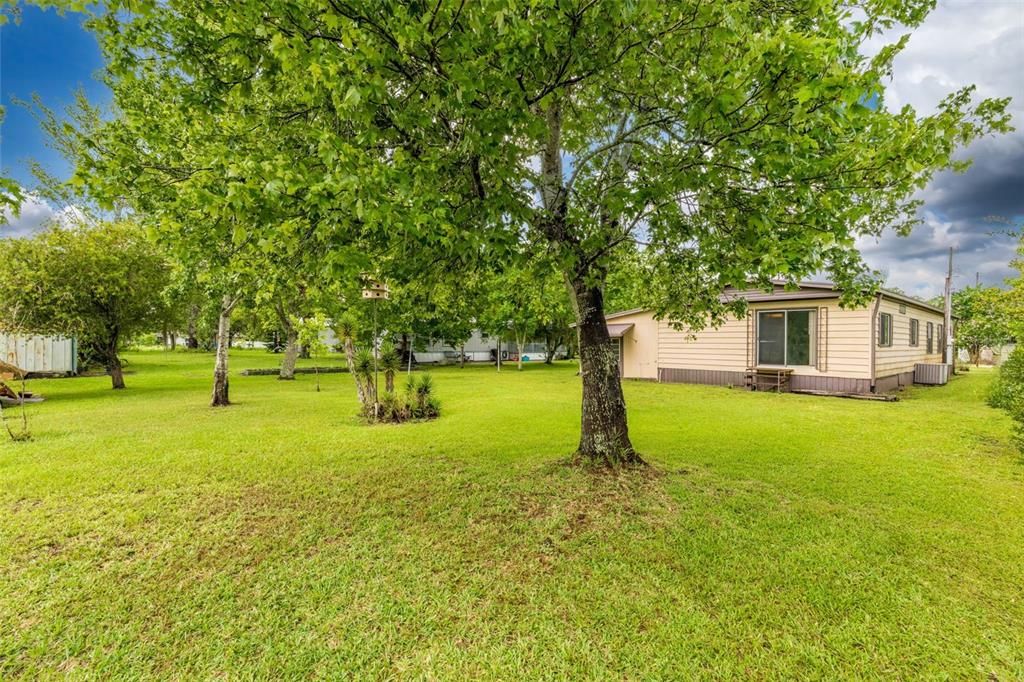 For Sale: $141,999 (2 beds, 2 baths, 1345 Square Feet)