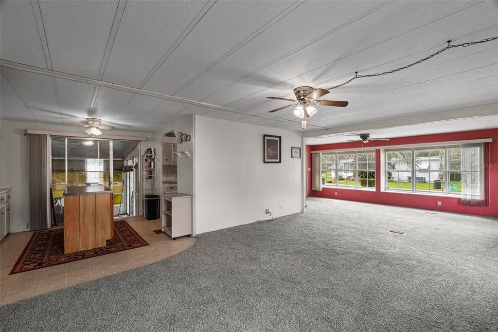 For Sale: $141,999 (2 beds, 2 baths, 1345 Square Feet)