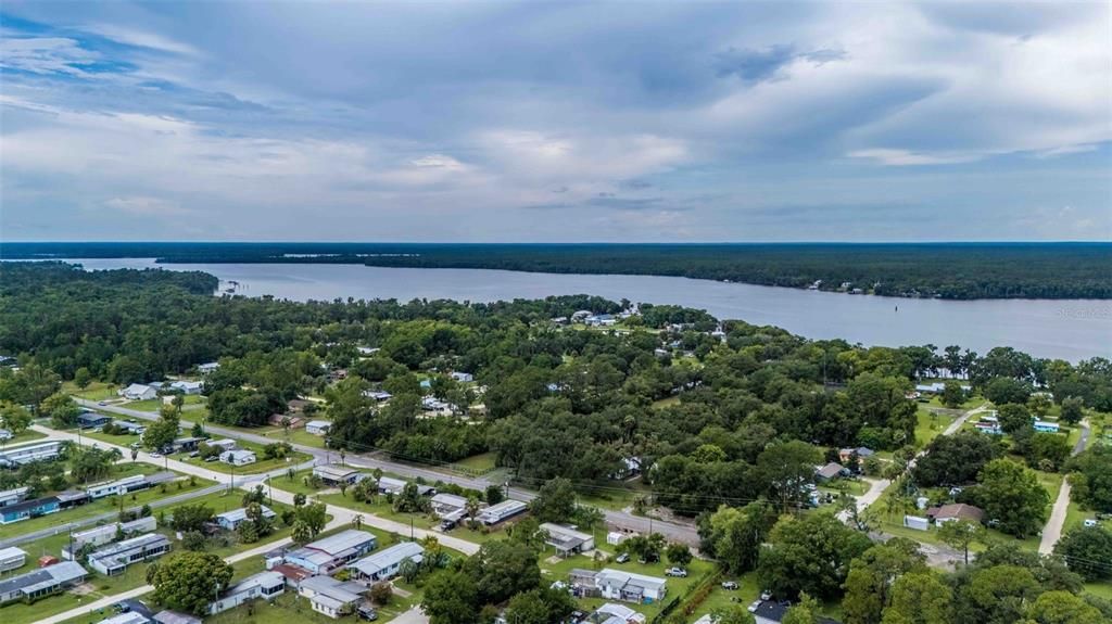 For Sale: $141,999 (2 beds, 2 baths, 1345 Square Feet)