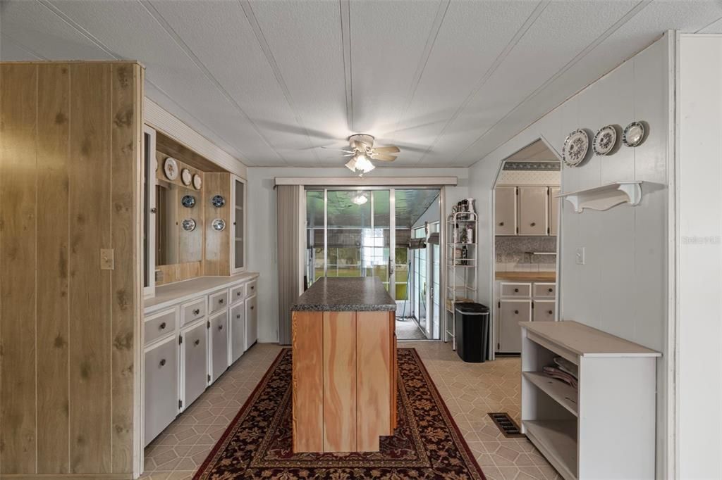 For Sale: $141,999 (2 beds, 2 baths, 1345 Square Feet)