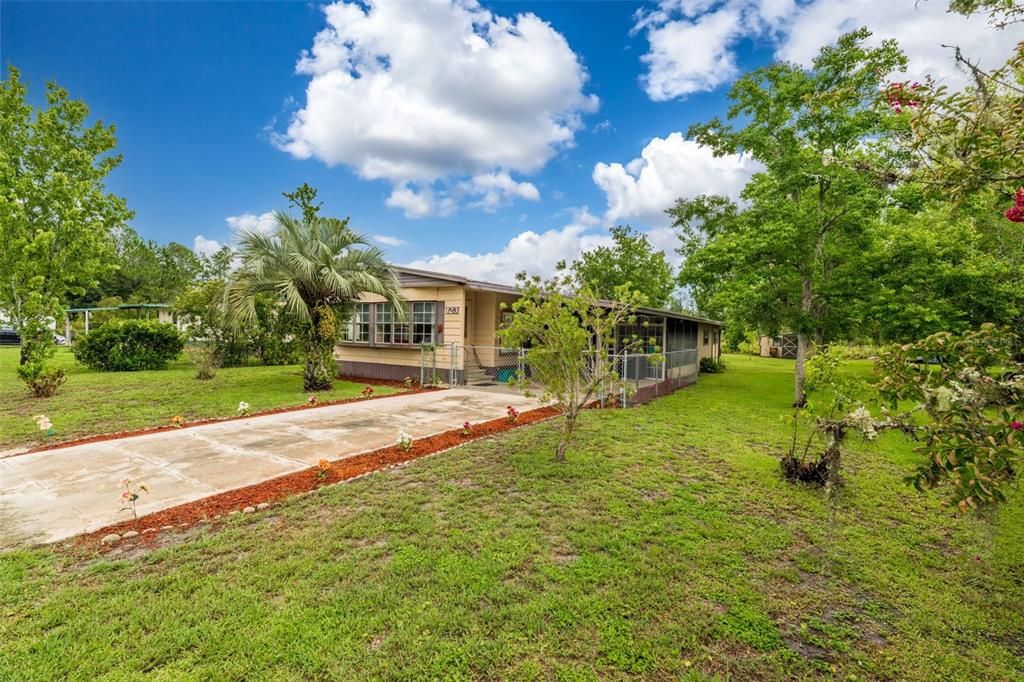 For Sale: $141,999 (2 beds, 2 baths, 1345 Square Feet)