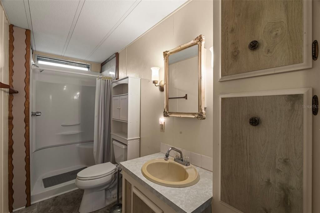 For Sale: $141,999 (2 beds, 2 baths, 1345 Square Feet)