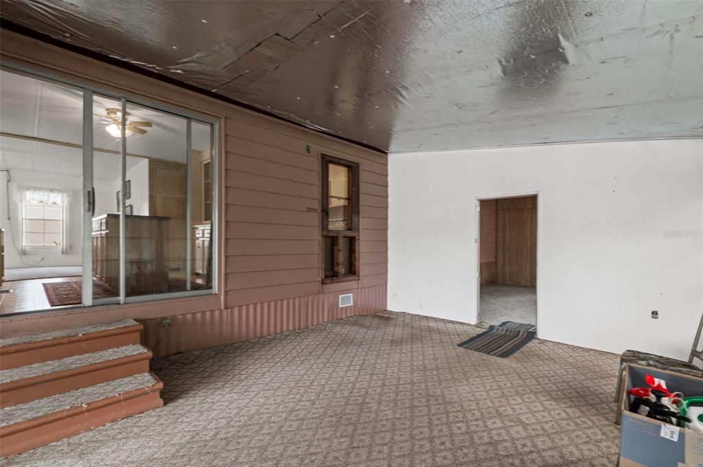 For Sale: $141,999 (2 beds, 2 baths, 1345 Square Feet)