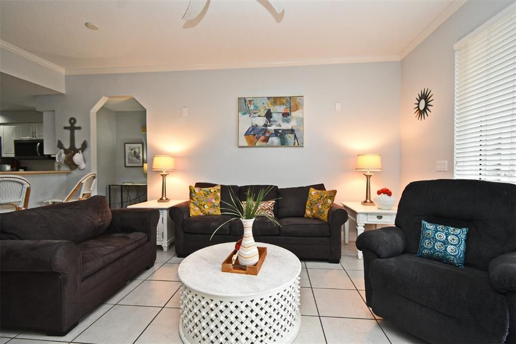 待售: $359,900 (2 贝兹, 2 浴室, 1339 平方英尺)