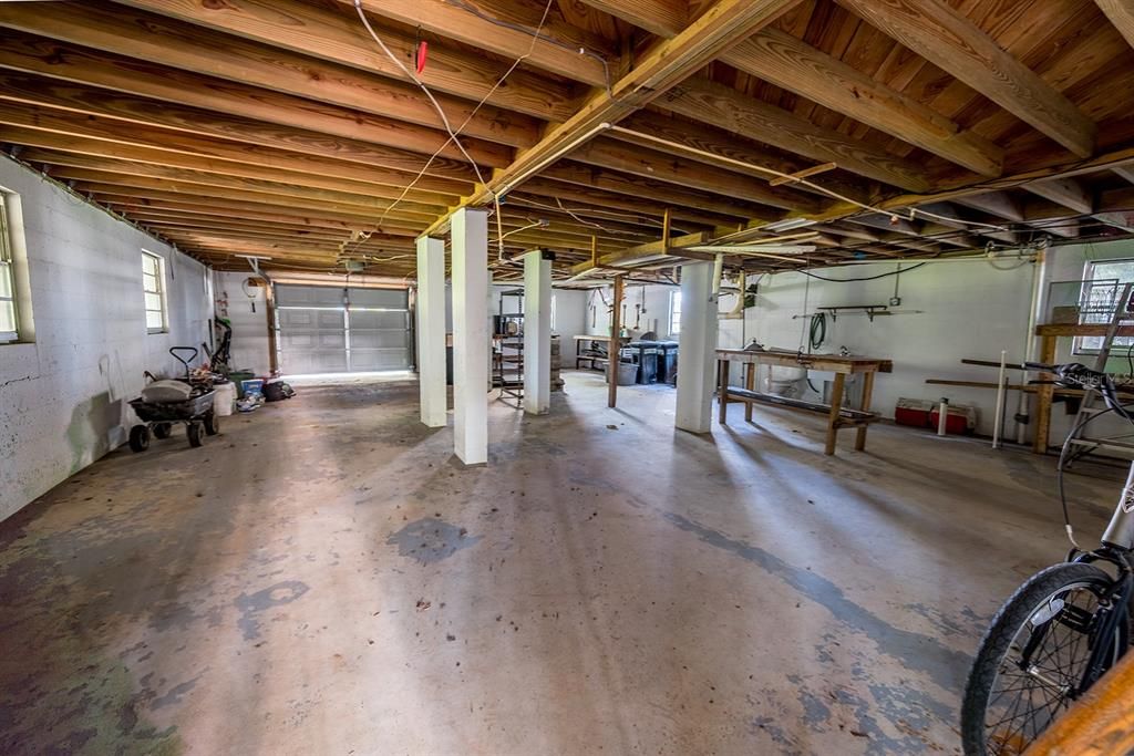 En Venta: $400,000 (2 camas, 2 baños, 2576 Pies cuadrados)