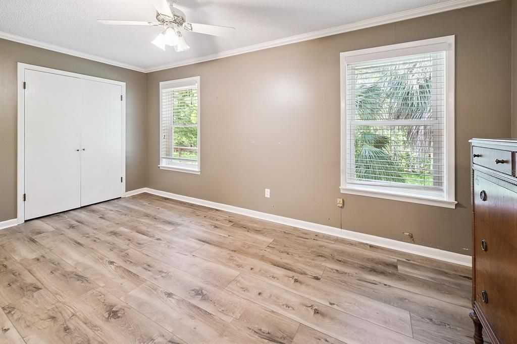 En Venta: $400,000 (2 camas, 2 baños, 2576 Pies cuadrados)