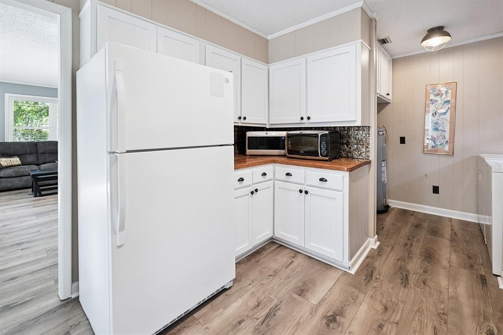 En Venta: $400,000 (2 camas, 2 baños, 2576 Pies cuadrados)