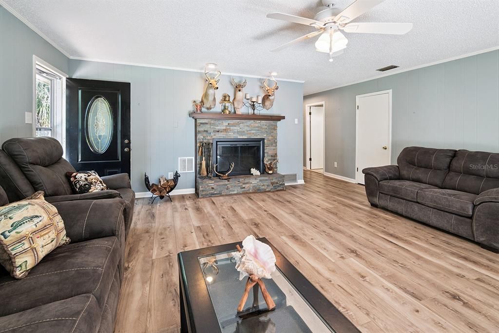 En Venta: $400,000 (2 camas, 2 baños, 2576 Pies cuadrados)