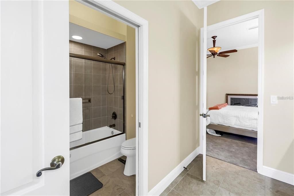 出租: $5,500 (4 贝兹, 4 浴室, 3833 平方英尺)