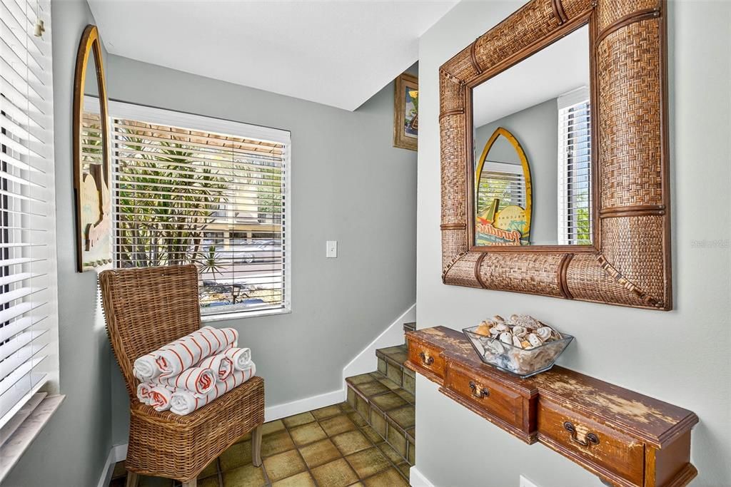 Под контрактом: $1,399,000 (3 спален, 2 ванн, 1478 Квадратных фут)