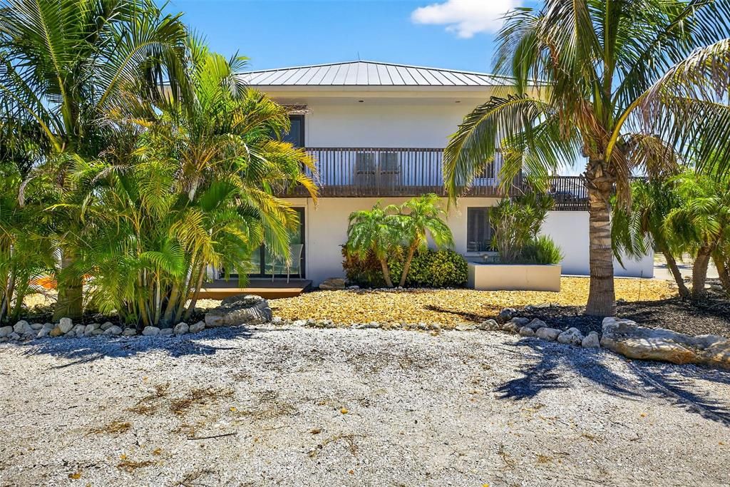 Под контрактом: $1,399,000 (3 спален, 2 ванн, 1478 Квадратных фут)