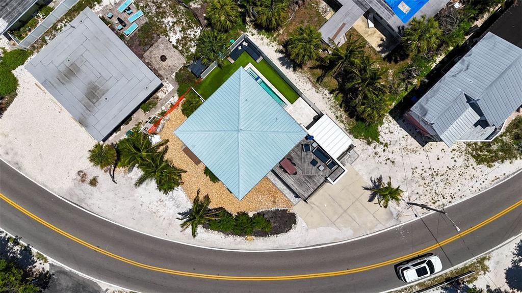 Под контрактом: $1,399,000 (3 спален, 2 ванн, 1478 Квадратных фут)