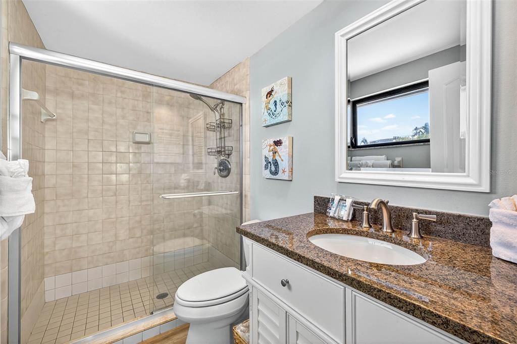 Под контрактом: $1,399,000 (3 спален, 2 ванн, 1478 Квадратных фут)