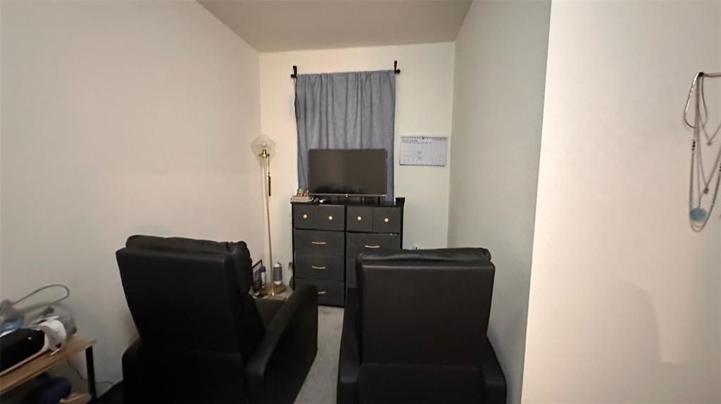 For Sale: $325,000 (3 beds, 2 baths, 1435 Square Feet)