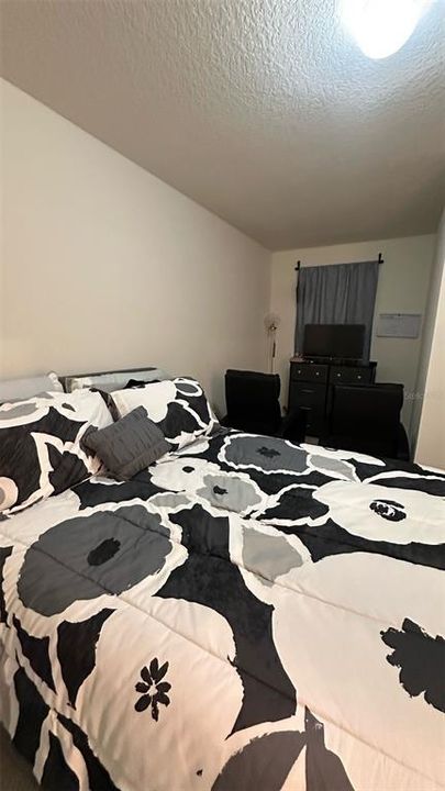 For Sale: $325,000 (3 beds, 2 baths, 1435 Square Feet)