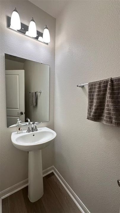 For Sale: $325,000 (3 beds, 2 baths, 1435 Square Feet)