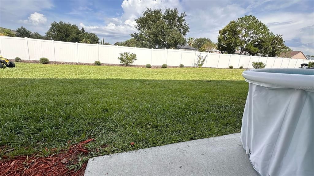 For Sale: $325,000 (3 beds, 2 baths, 1435 Square Feet)