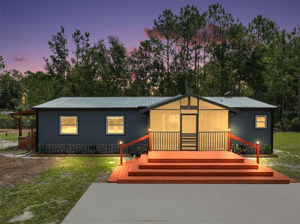 Vendido Recientemente: $349,900 (3 camas, 2 baños, 1600 Pies cuadrados)