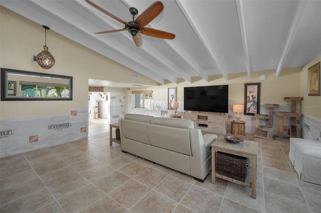 На продажу: $992,500 (2 спален, 2 ванн, 1704 Квадратных фут)