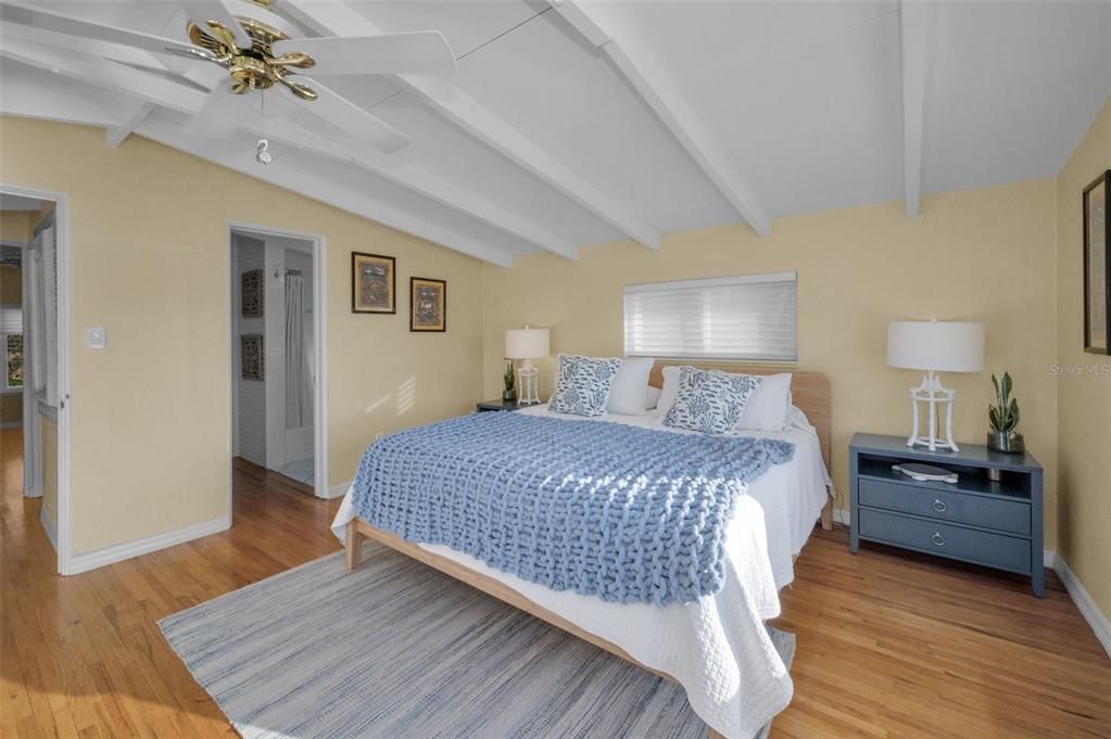 На продажу: $992,500 (2 спален, 2 ванн, 1704 Квадратных фут)