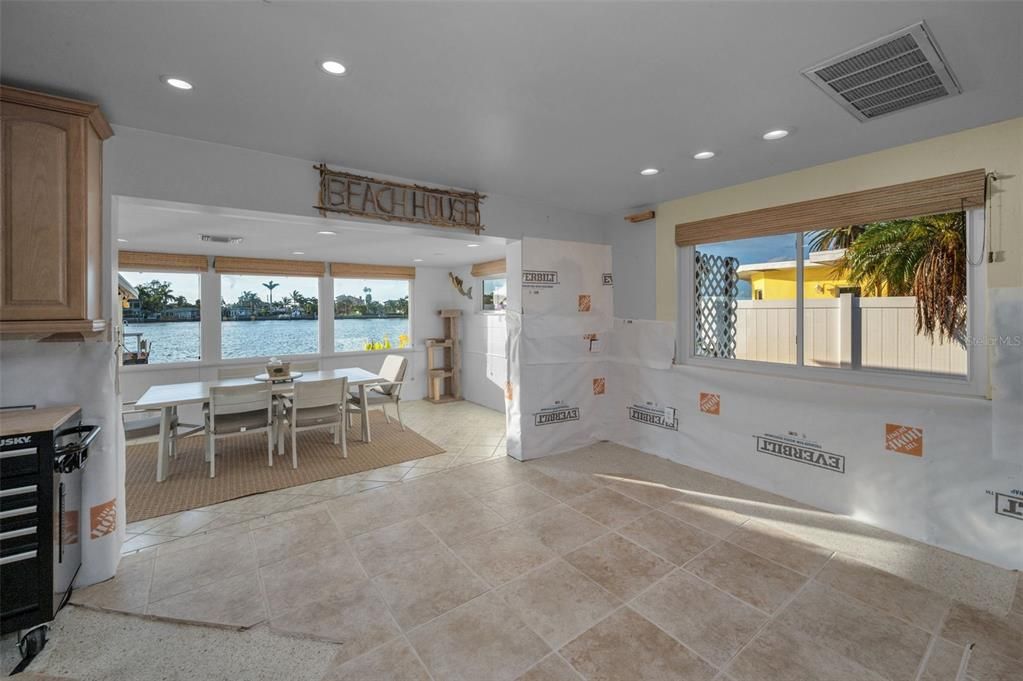 На продажу: $992,500 (2 спален, 2 ванн, 1704 Квадратных фут)