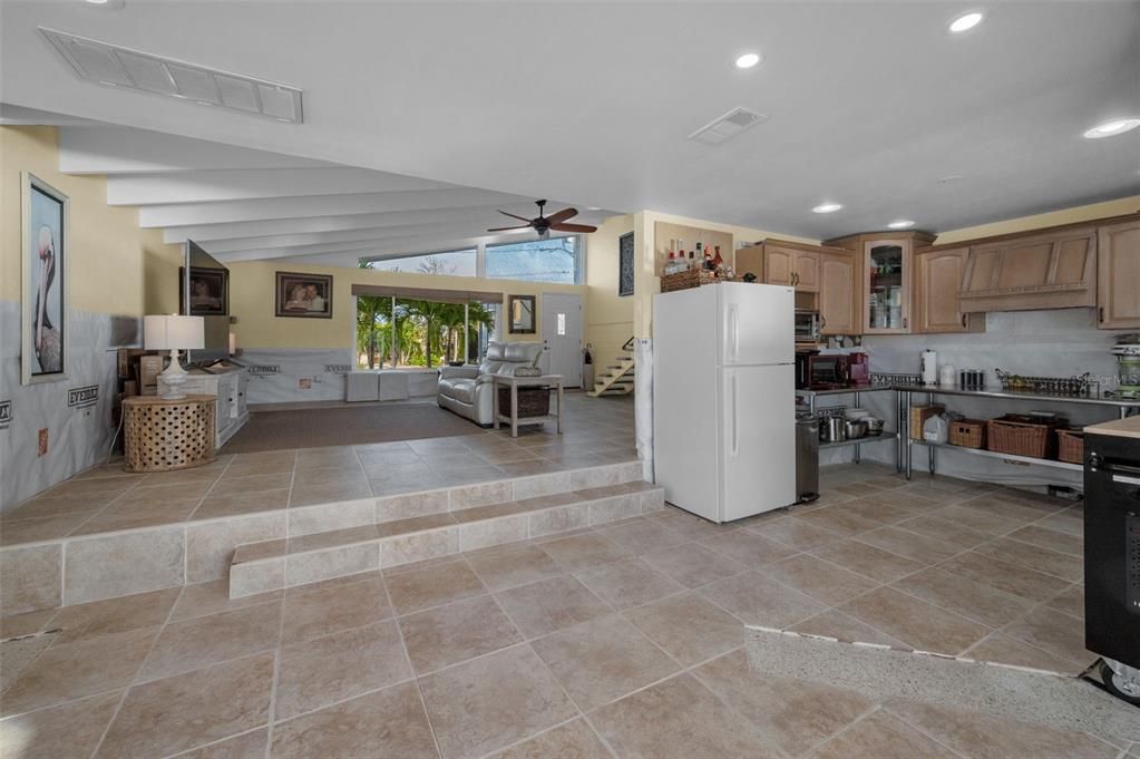 На продажу: $992,500 (2 спален, 2 ванн, 1704 Квадратных фут)