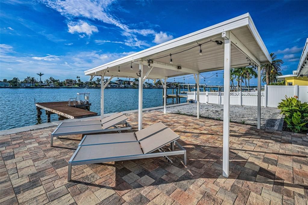 На продажу: $992,500 (2 спален, 2 ванн, 1704 Квадратных фут)