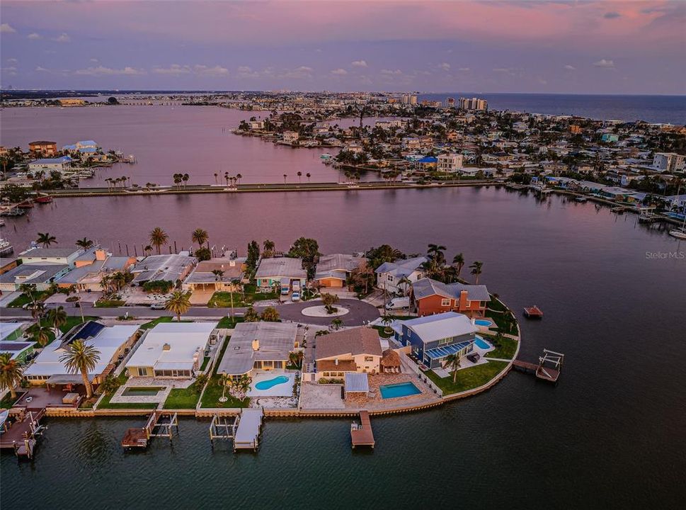 For Sale: $992,500 (2 beds, 2 baths, 1704 Square Feet)