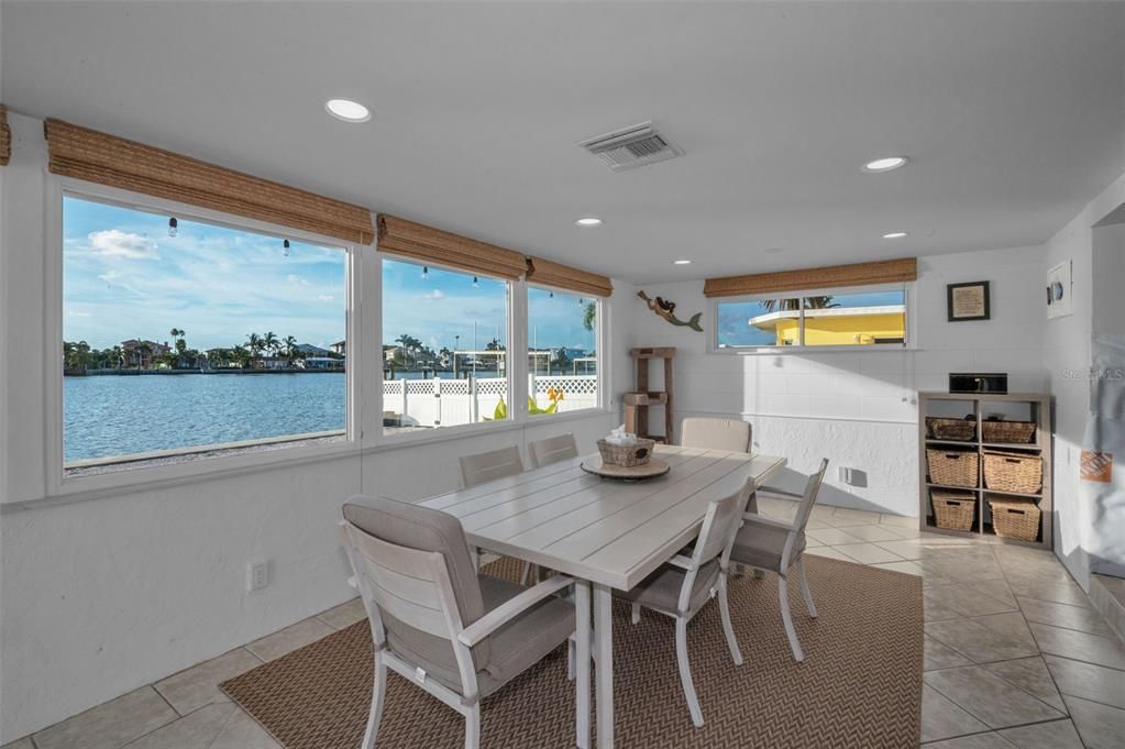 На продажу: $992,500 (2 спален, 2 ванн, 1704 Квадратных фут)