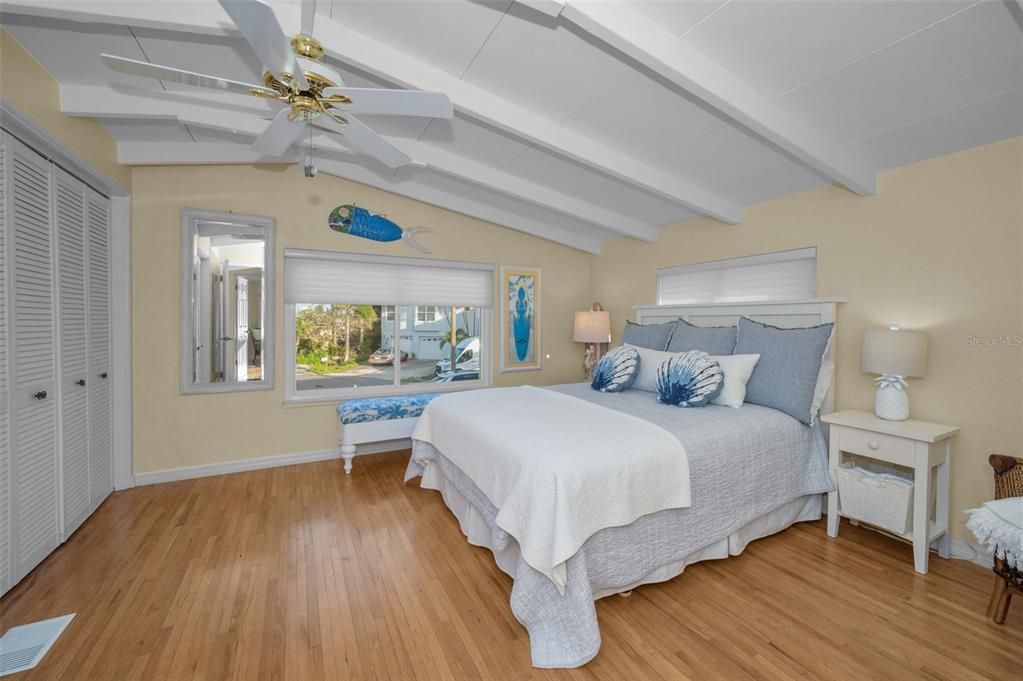 На продажу: $992,500 (2 спален, 2 ванн, 1704 Квадратных фут)