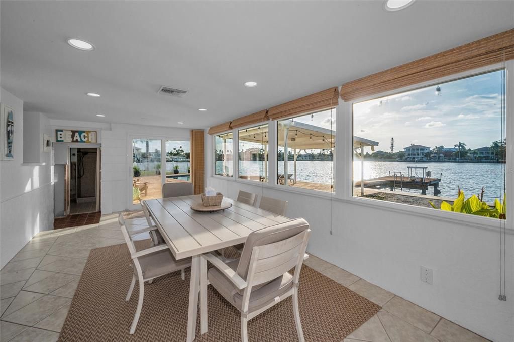 На продажу: $992,500 (2 спален, 2 ванн, 1704 Квадратных фут)