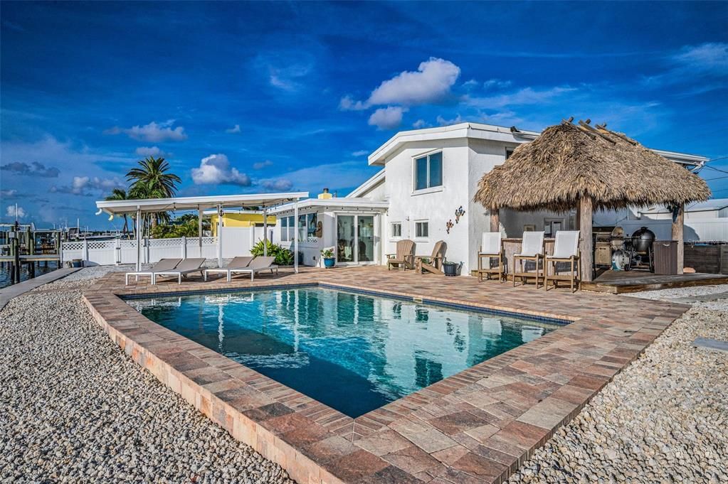 На продажу: $992,500 (2 спален, 2 ванн, 1704 Квадратных фут)