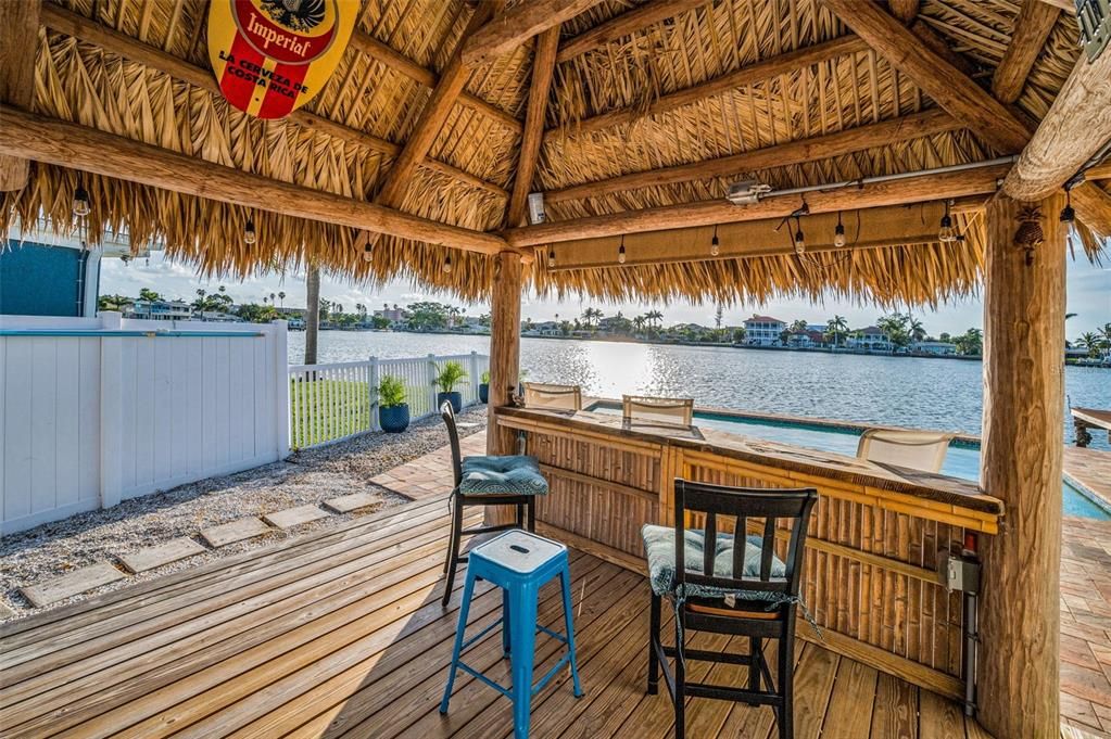 На продажу: $992,500 (2 спален, 2 ванн, 1704 Квадратных фут)