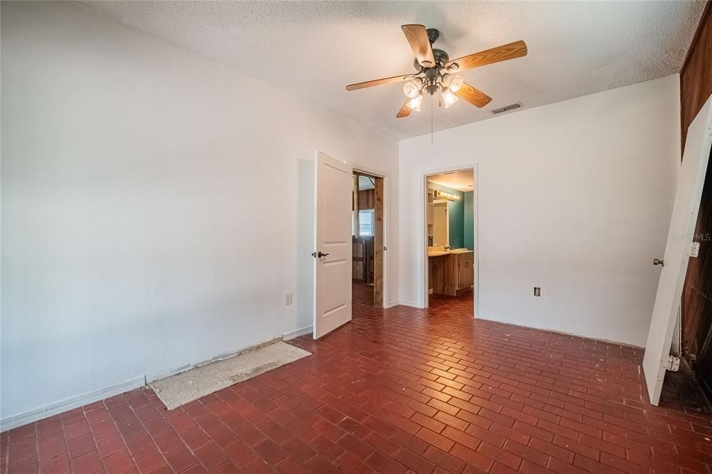 For Sale: $525,000 (4 beds, 4 baths, 3377 Square Feet)