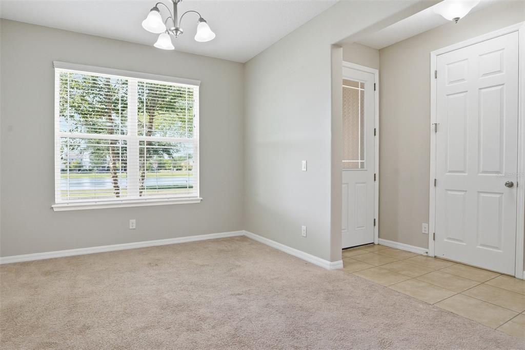 Activo con contrato: $401,990 (3 camas, 2 baños, 1554 Pies cuadrados)