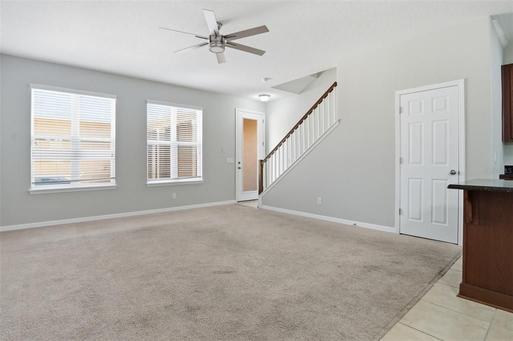 Activo con contrato: $401,990 (3 camas, 2 baños, 1554 Pies cuadrados)